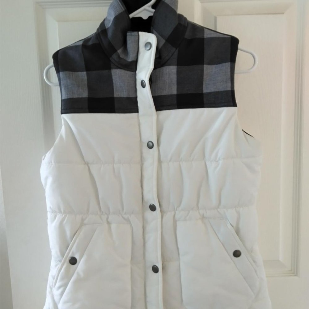 Ladies Eddie Bauer White Black Buffalo Check Small